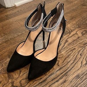 JLo heels size 9 black suede